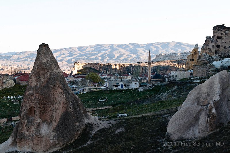 20100405_070846 D300.jpg - Minaret, Cavusin